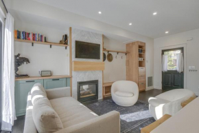 Chic Crested Butte Townhome half Mi to Skiing!